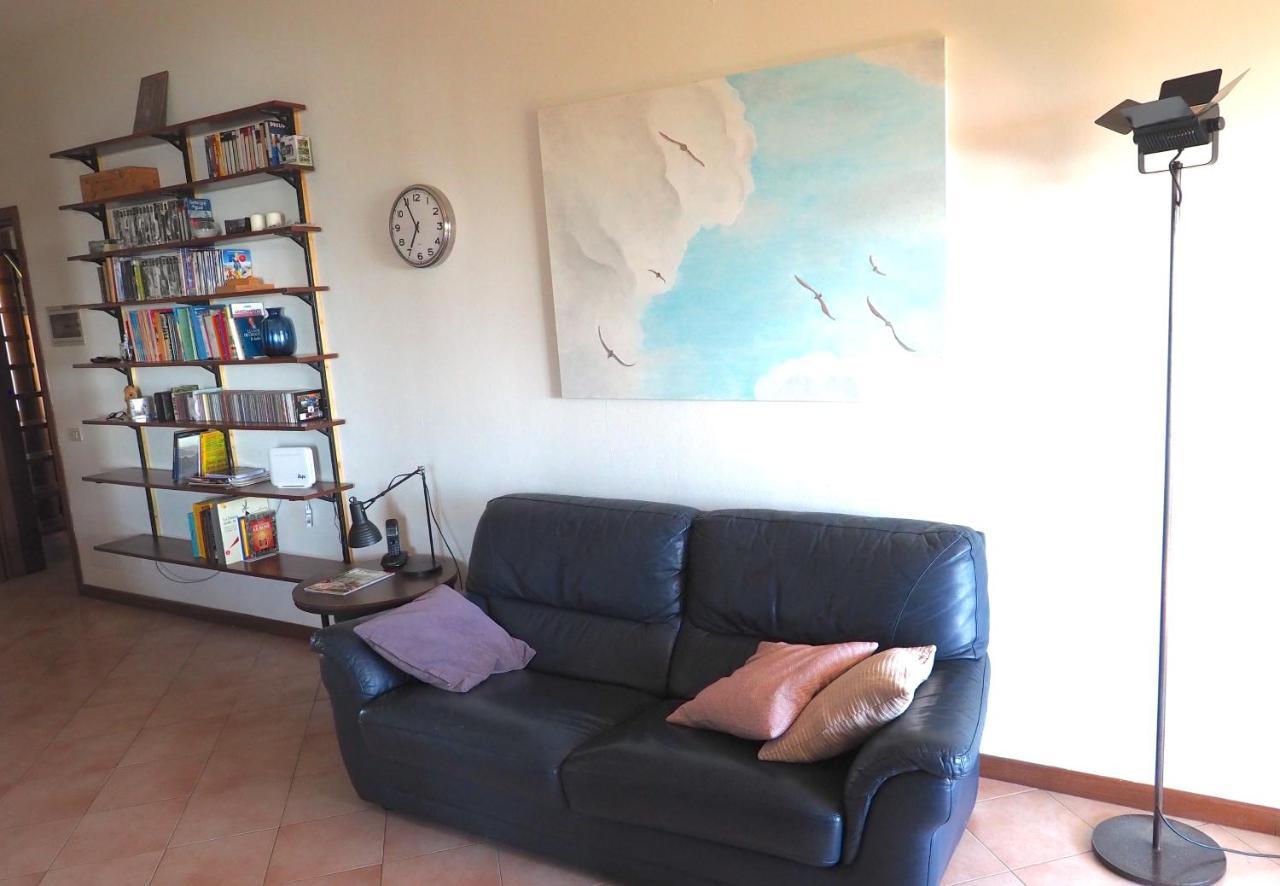 Casa Il Volo Apartment Сан Дзено ди Монтаня Екстериор снимка
